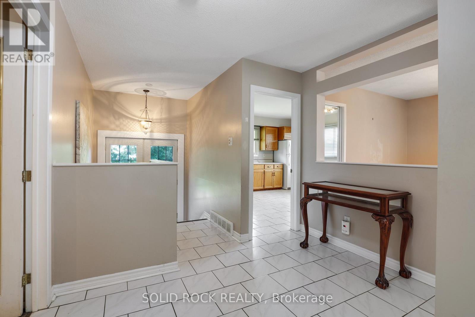 Direct access to the backyard and basement