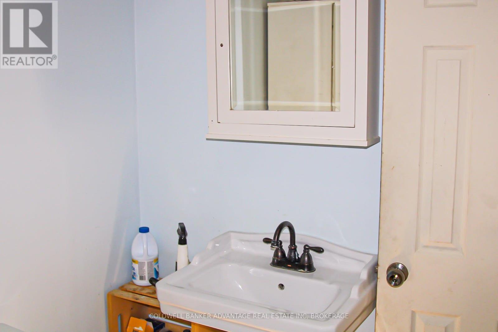 40 RAMEY AVENUE - 12