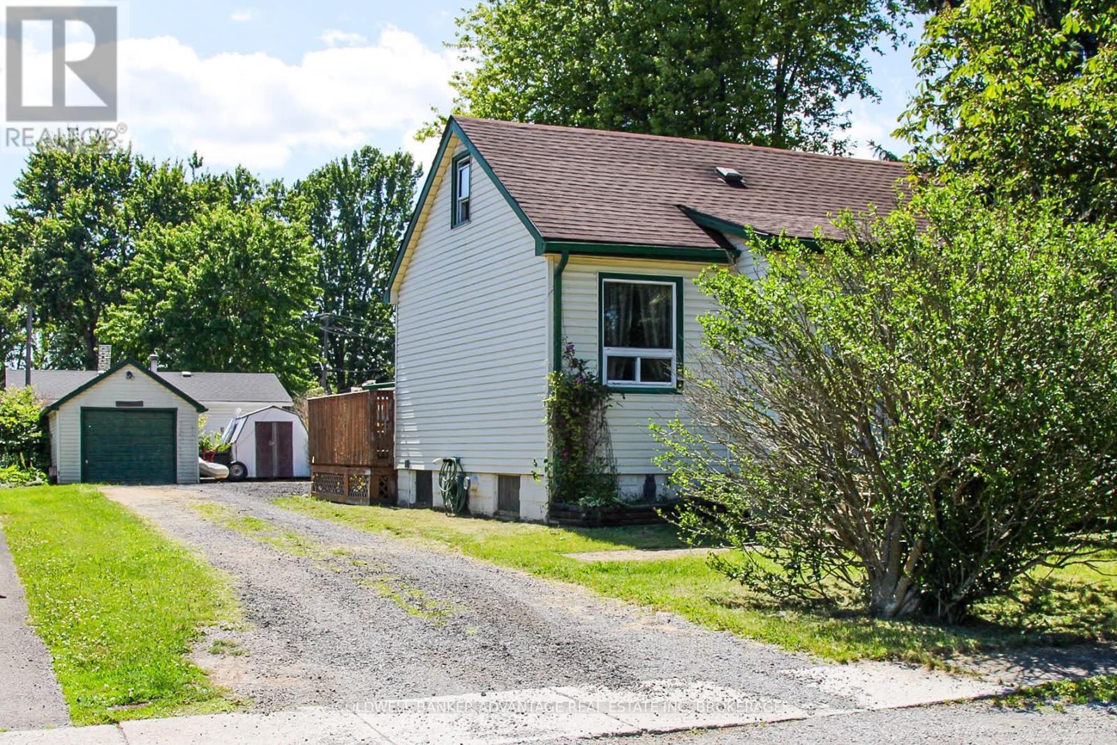 40 RAMEY AVENUE - 2