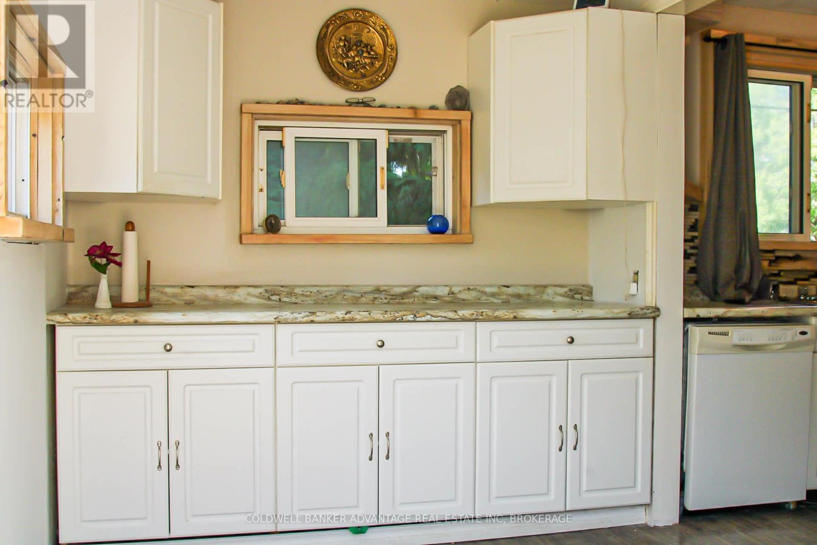 40 RAMEY AVENUE - 4
