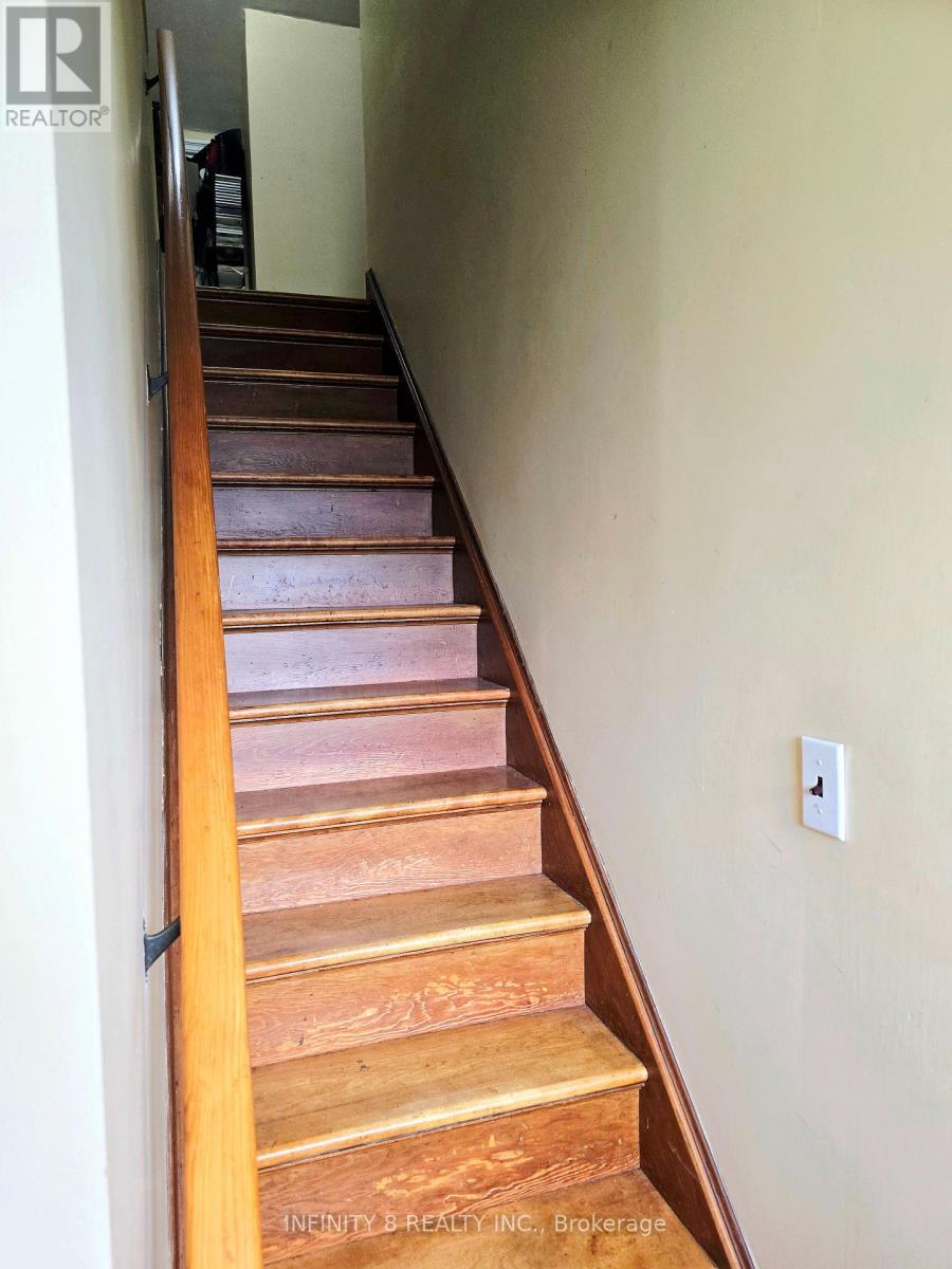 98 LOUTH STREET - 10
