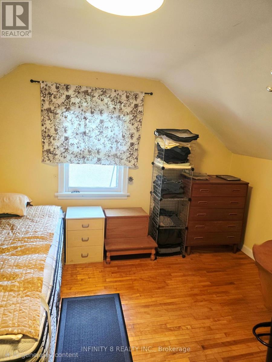 98 LOUTH STREET - 11