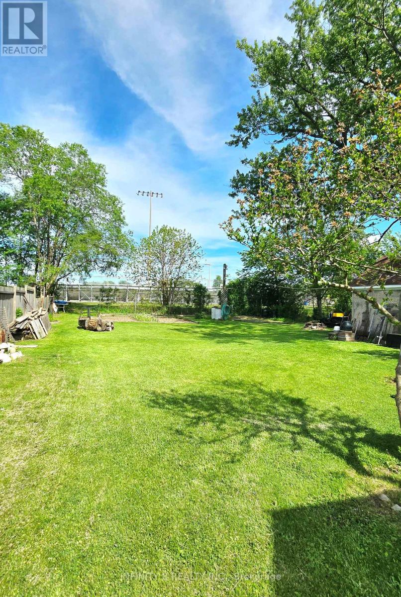 98 LOUTH STREET - 15