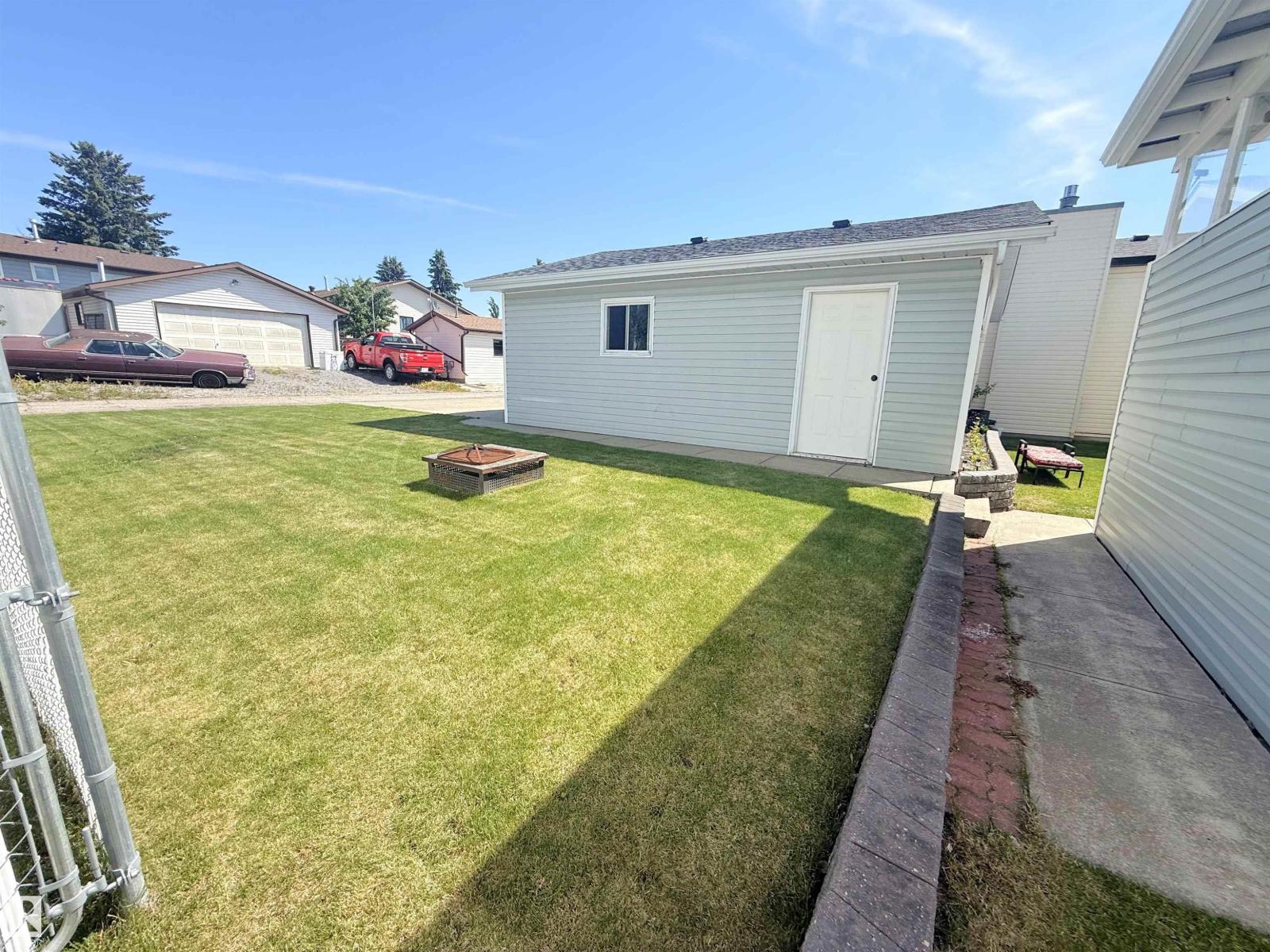 5003 57 AV — photo 38