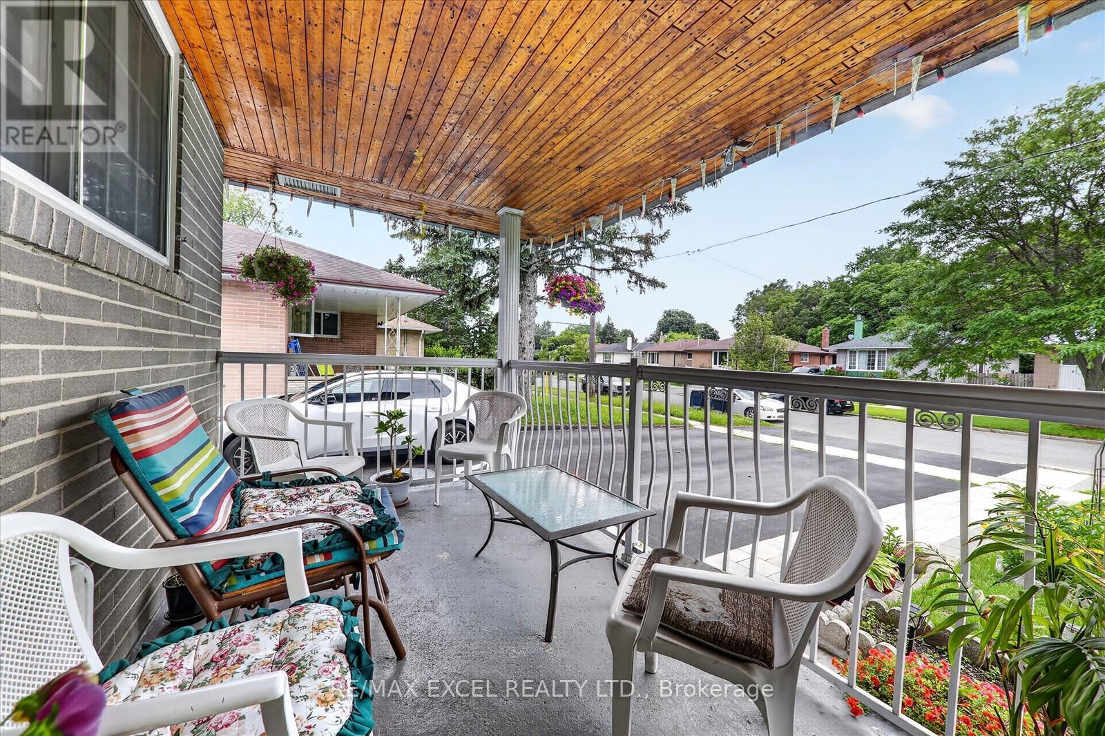 62 SUNDANCE CRESCENT - 7