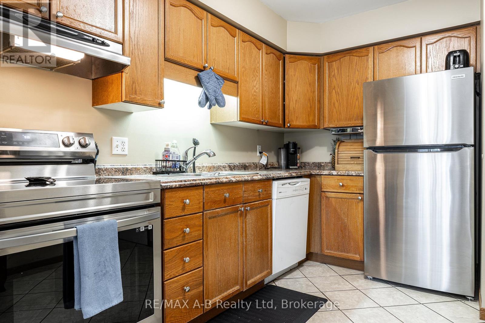 81 SOUTHVALE ROAD - 10