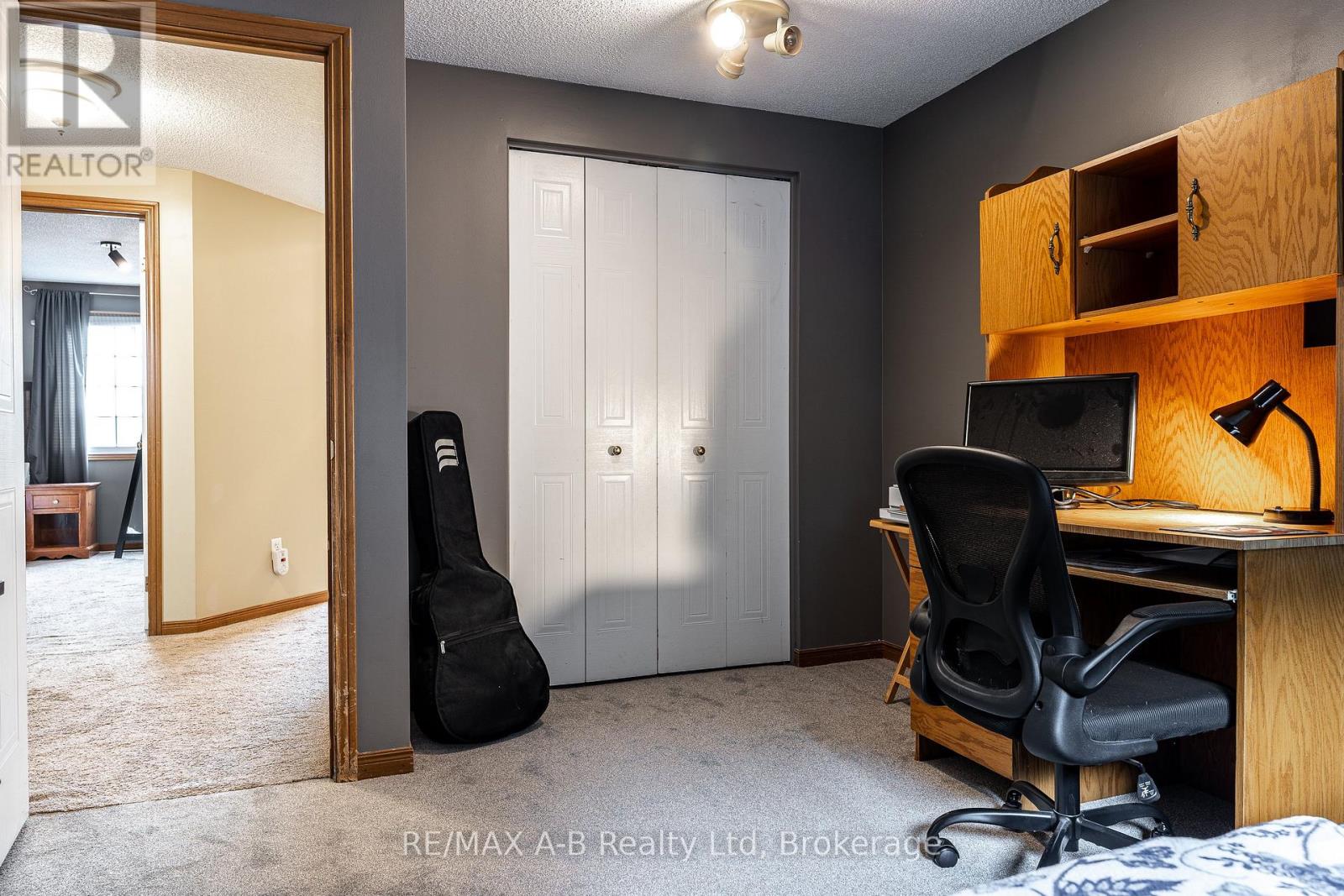 81 SOUTHVALE ROAD - 26