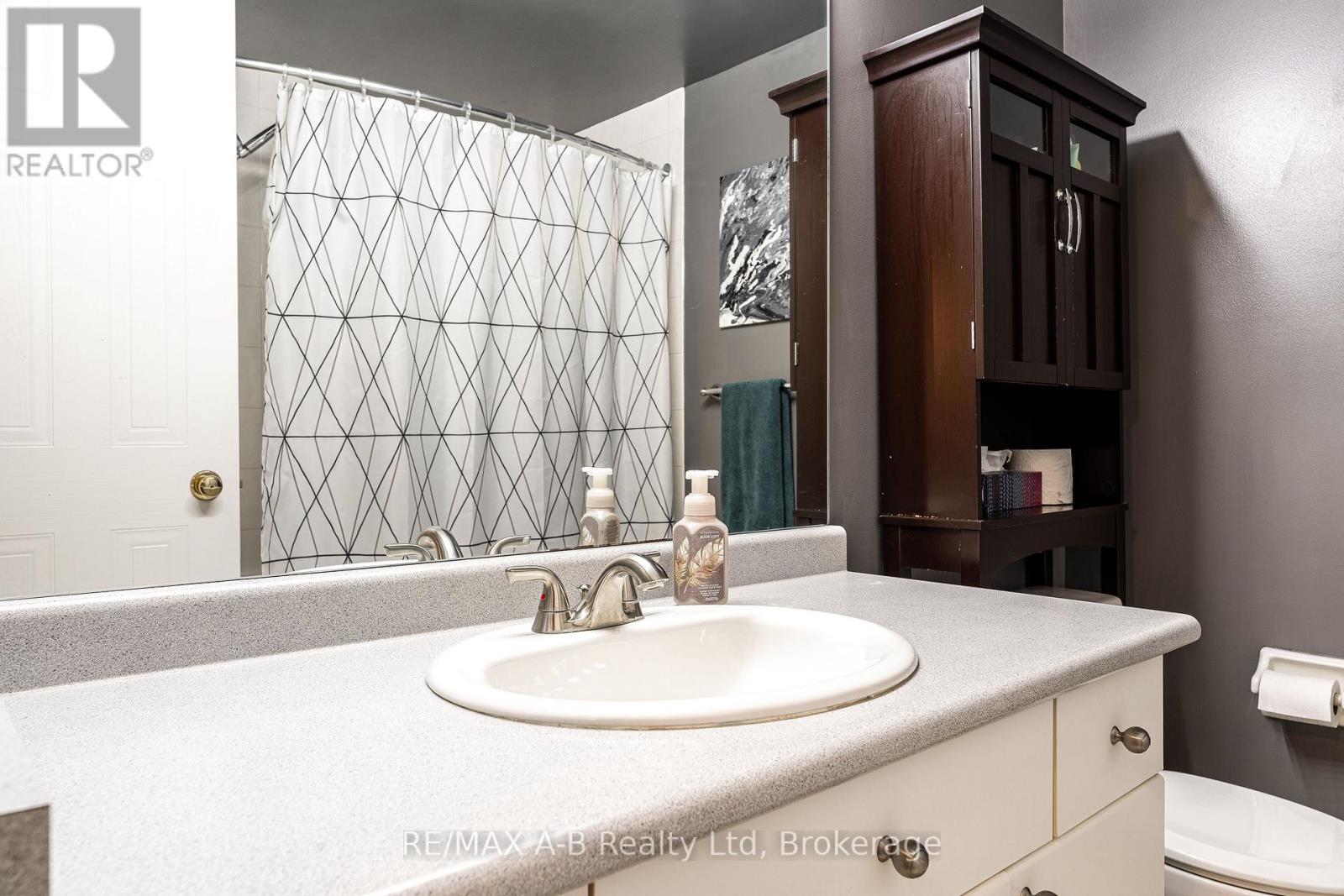 81 SOUTHVALE ROAD - 27