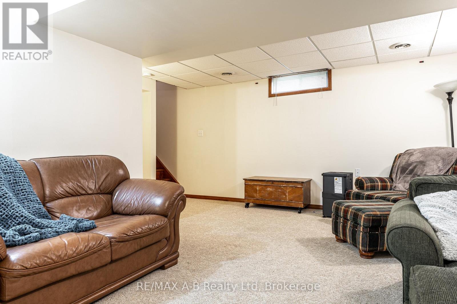 81 SOUTHVALE ROAD - 33