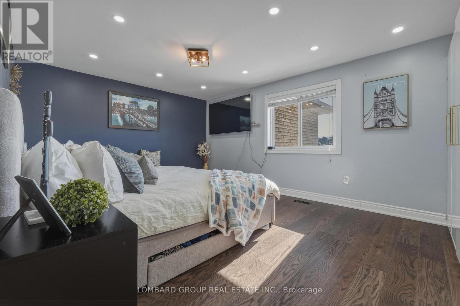 10 WHITMORE COURT - 23