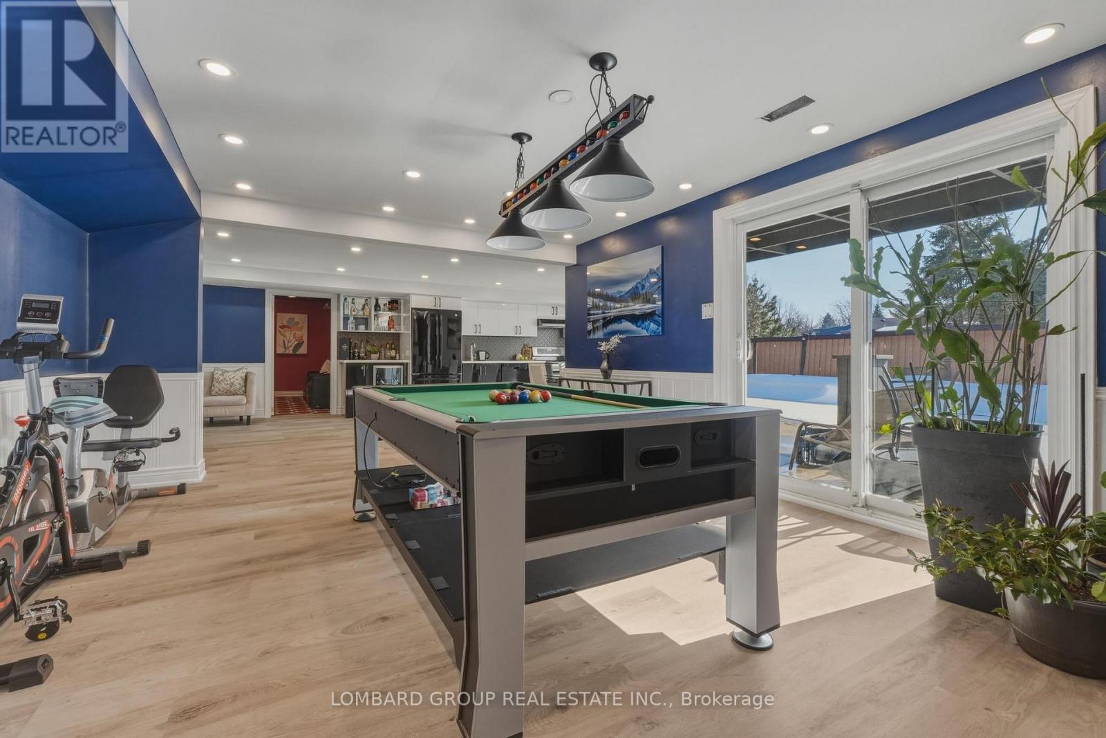 10 WHITMORE COURT - 35