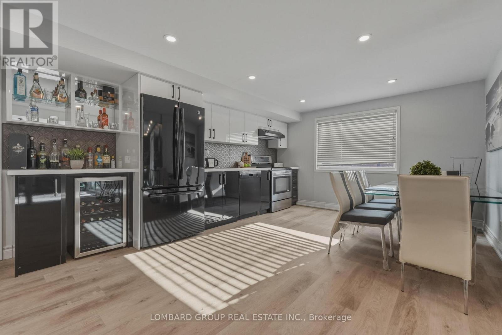 10 WHITMORE COURT - 36