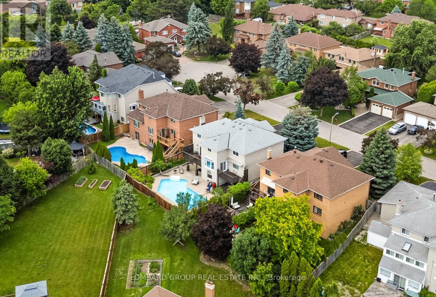 10 WHITMORE COURT - 43