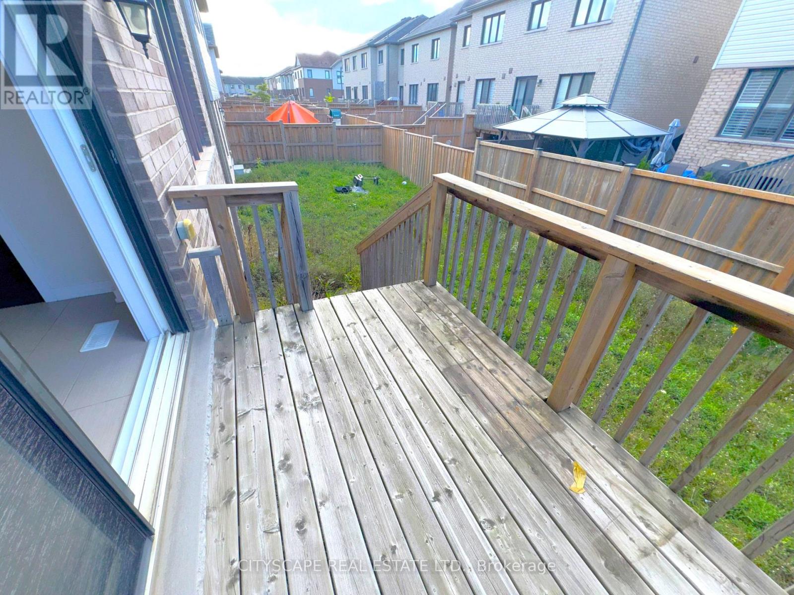 16 PAGEBROOK CRESCENT - 42