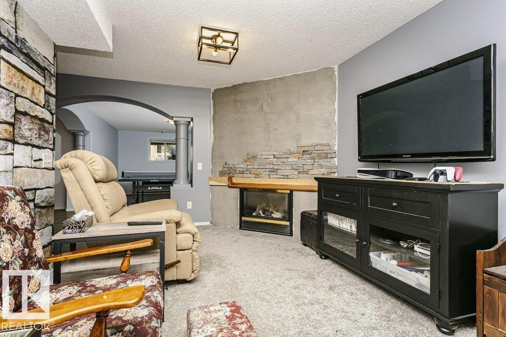 46 CLARKDALE DR — photo 26