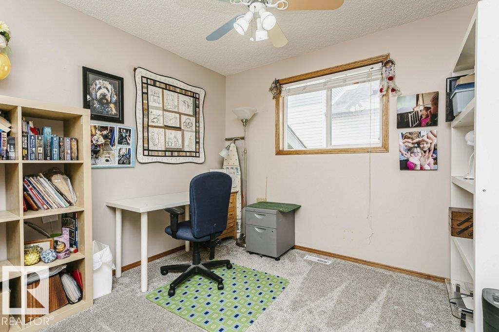 46 CLARKDALE DR — photo 25