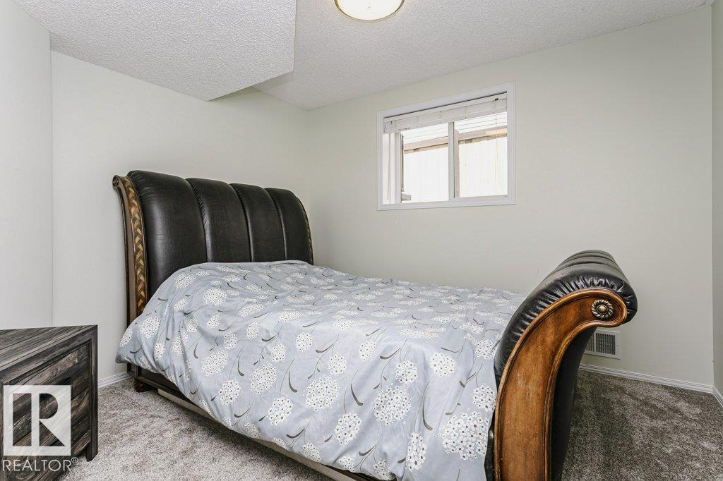 46 CLARKDALE DR — photo 29