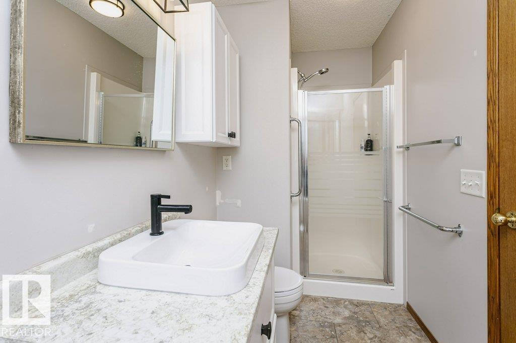 46 CLARKDALE DR — photo 38