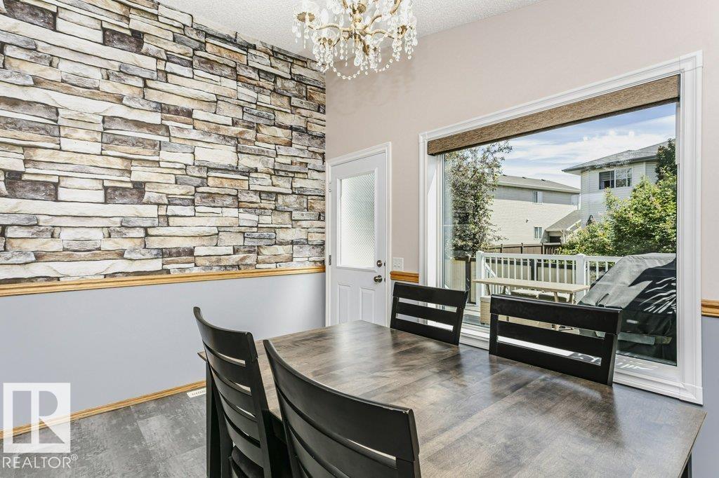 46 CLARKDALE DR — photo 34