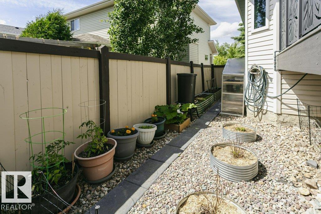 46 CLARKDALE DR — photo 59