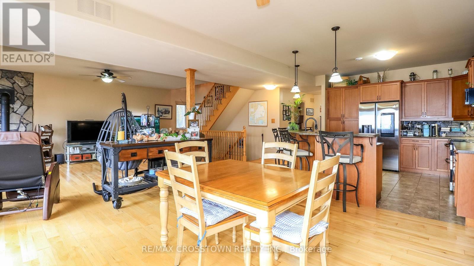 2325 CRYSTAL BEACH ROAD - 10