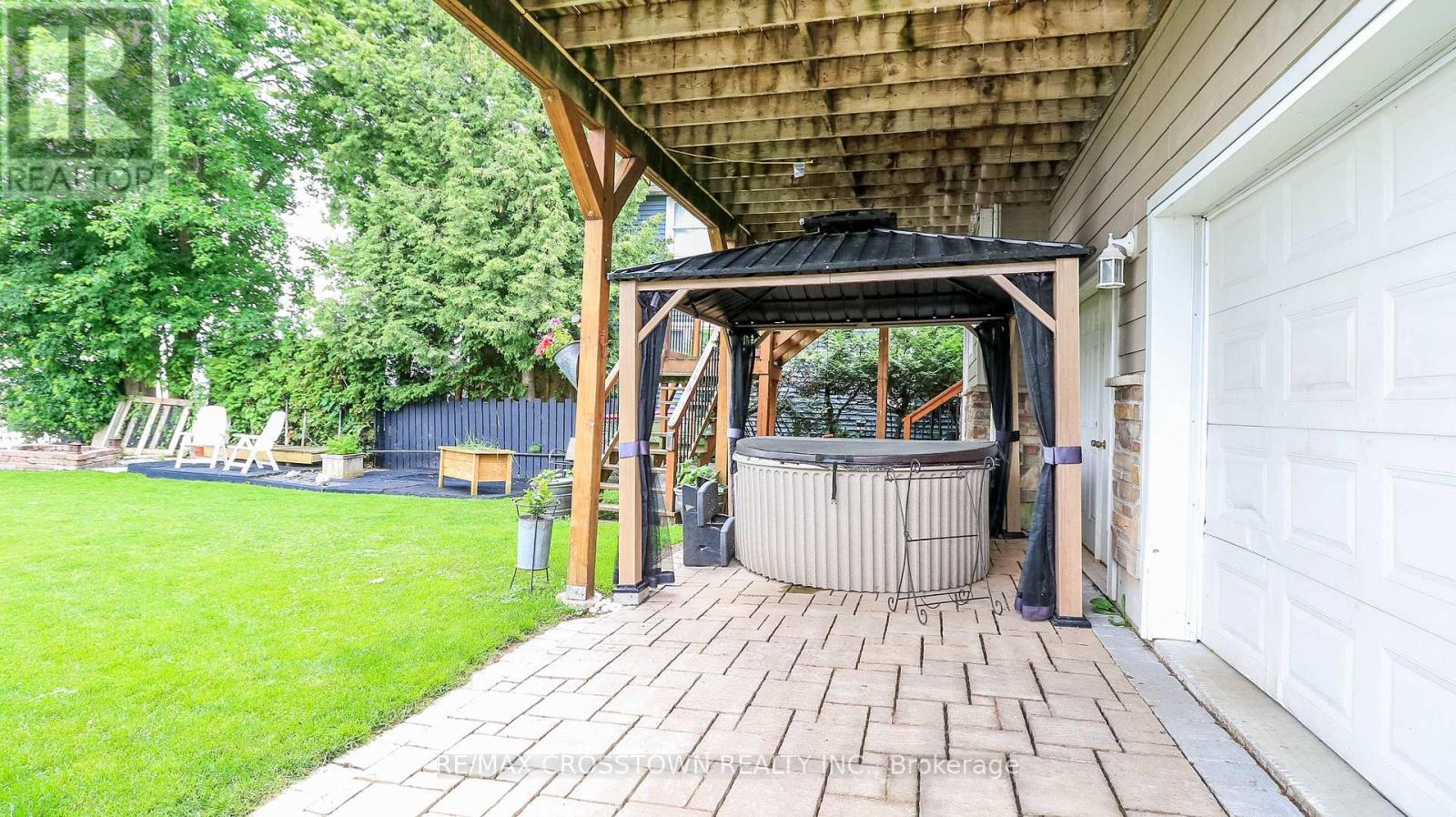 2325 CRYSTAL BEACH ROAD - 40