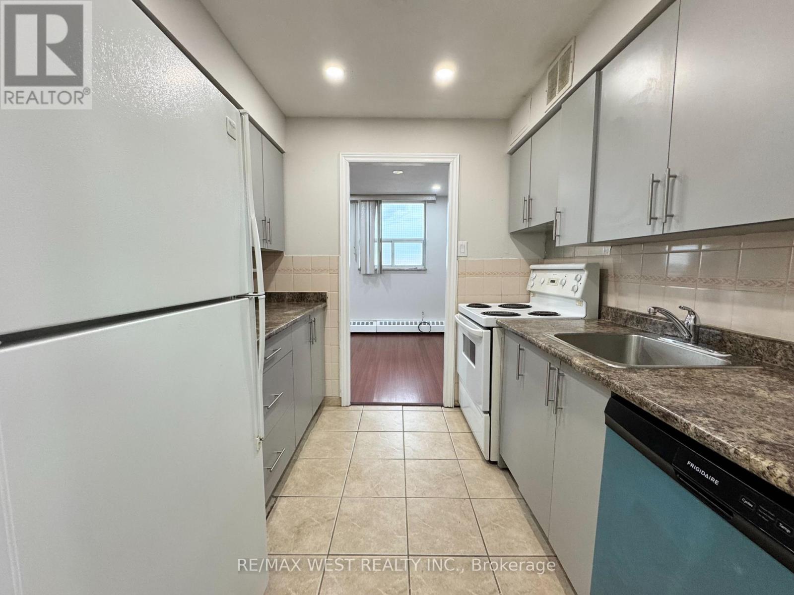 #709 3533 DERRY ROAD E - 10