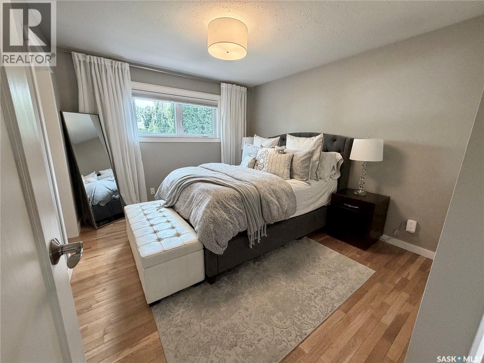 208 James STREET — photo 14