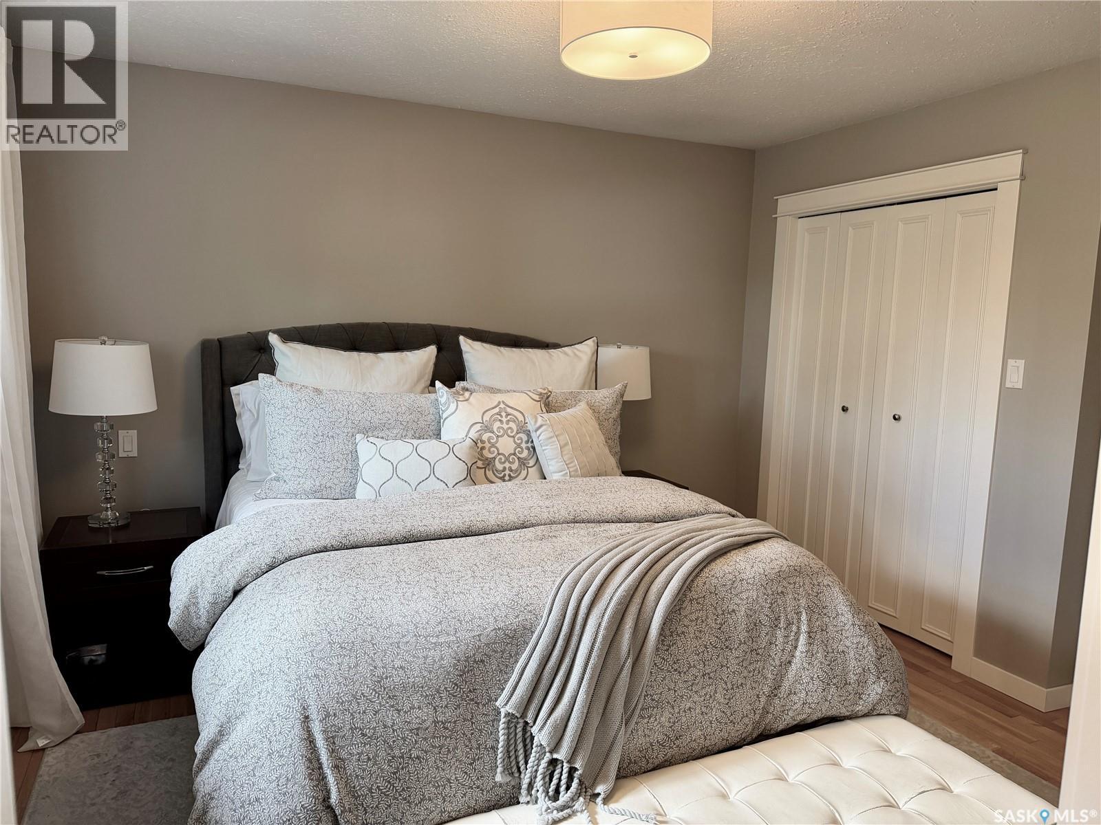 208 James STREET — photo 15