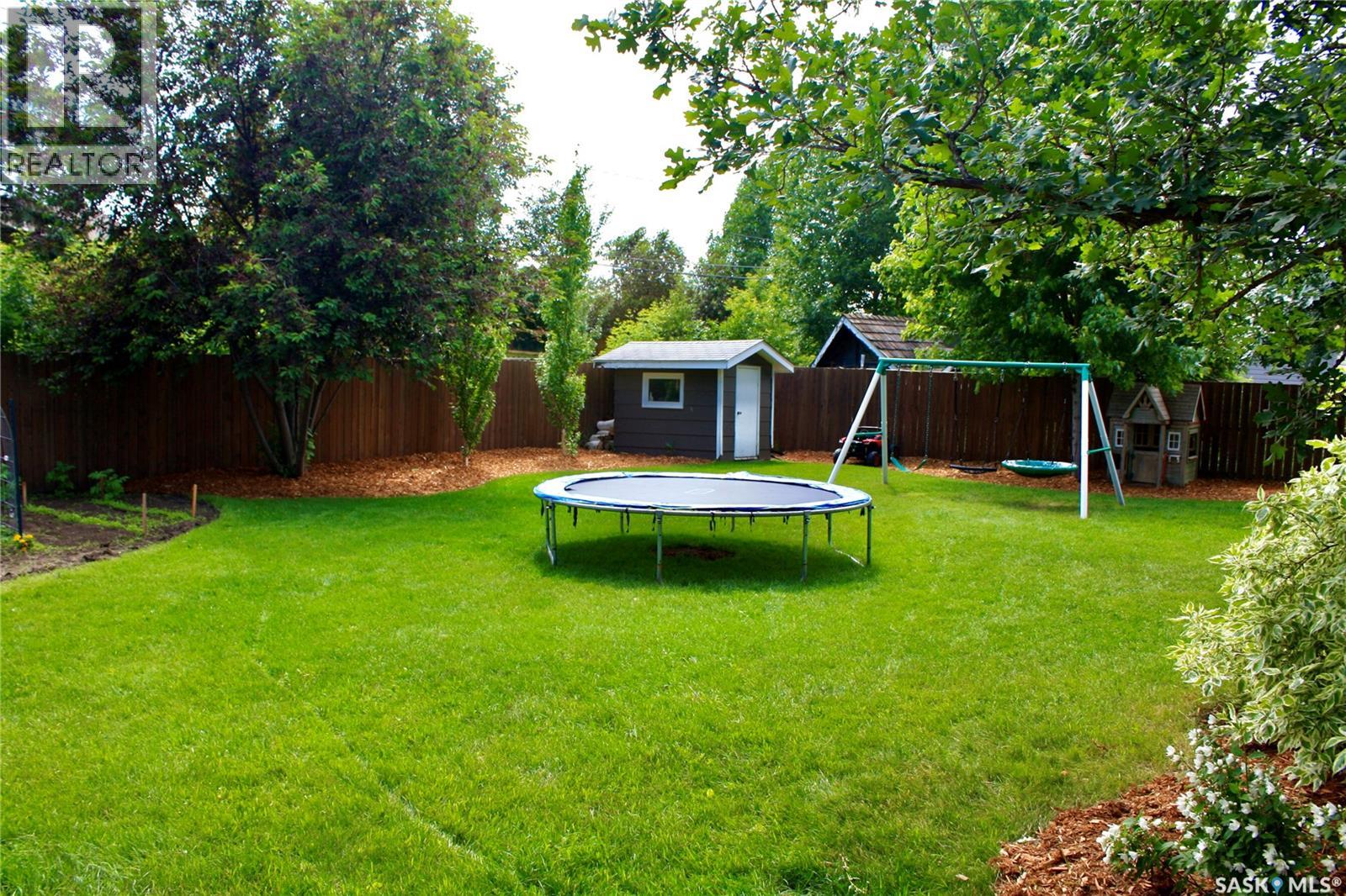 208 James STREET — photo 38