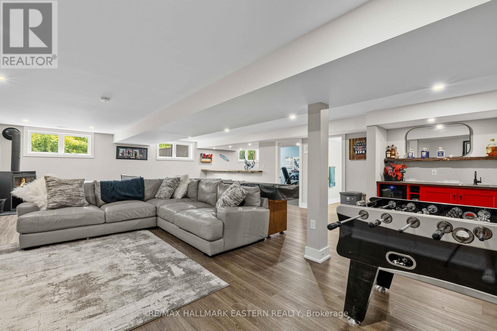 202 RICHARDSON ROAD E - 23