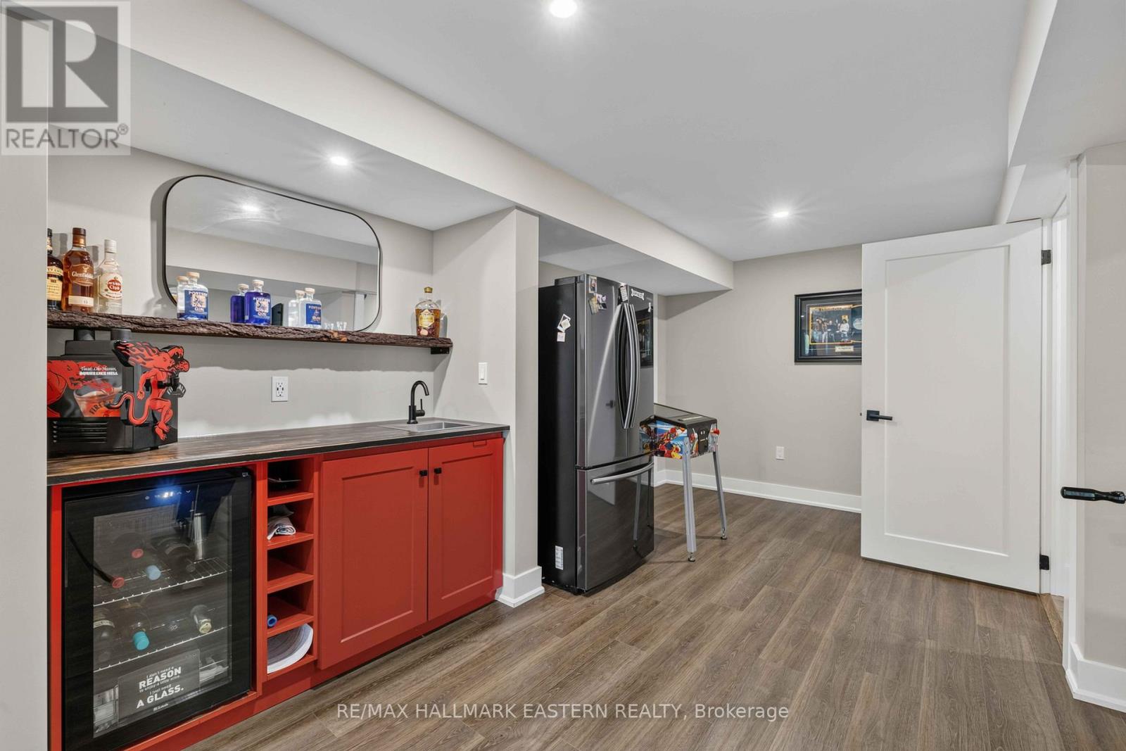 202 RICHARDSON ROAD E - 27