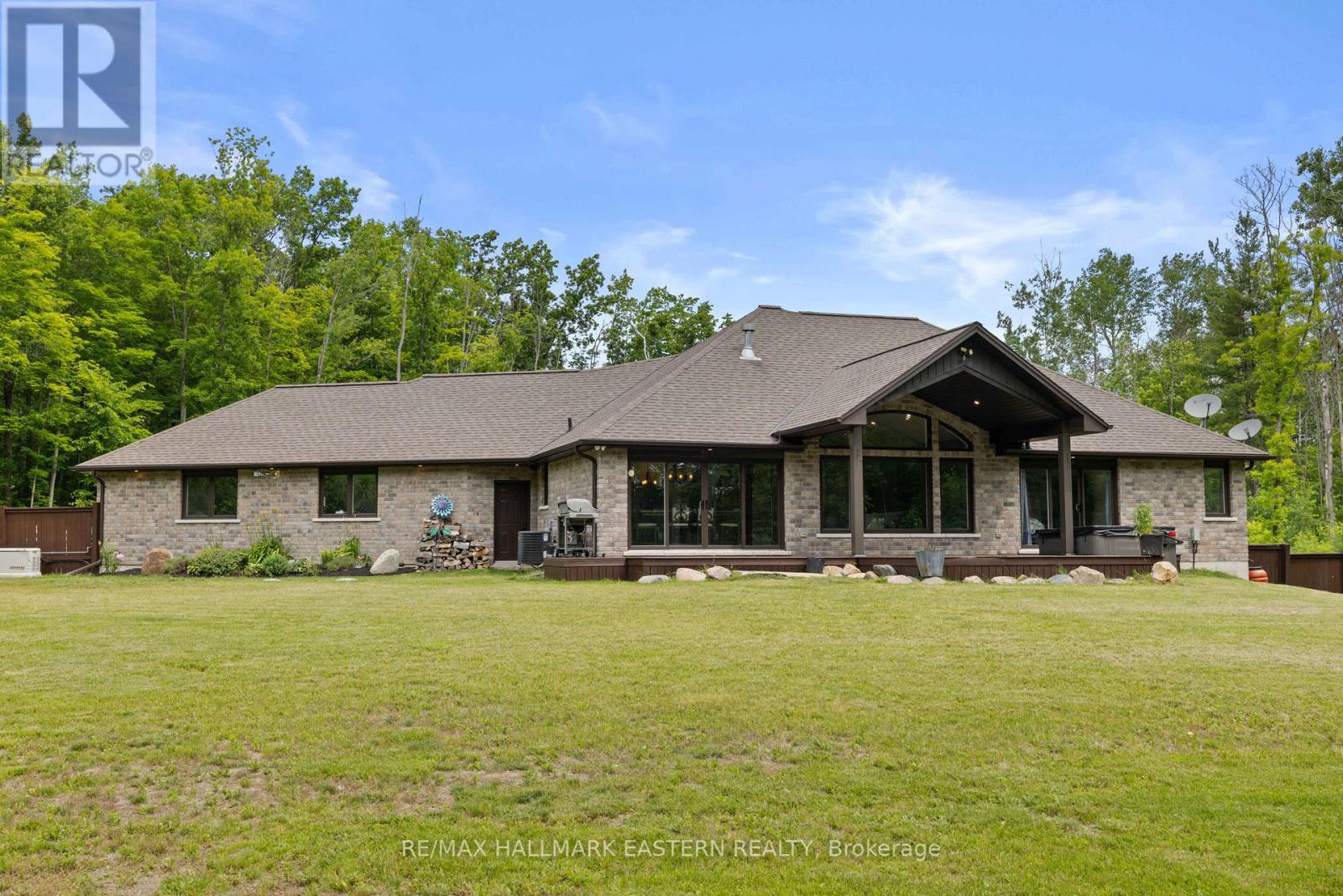 202 RICHARDSON ROAD E - 36