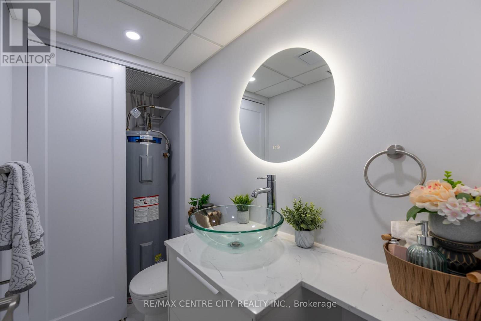 #1 280 QUEENS AVENUE - 11