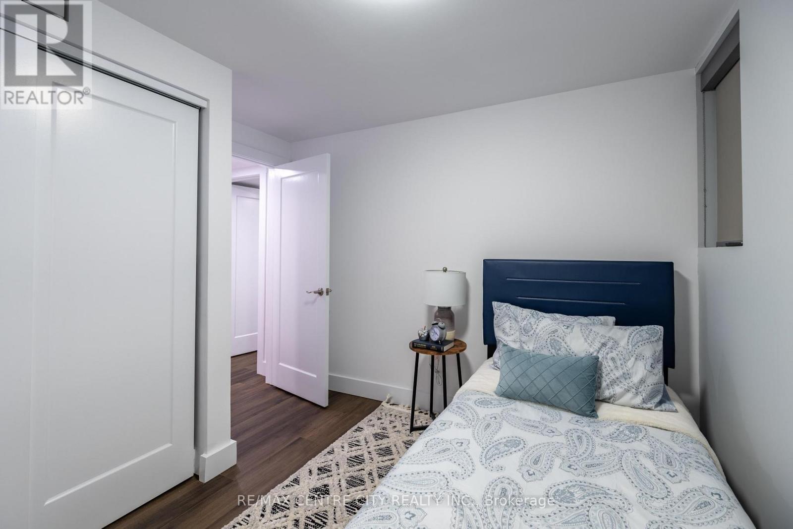 #1 280 QUEENS AVENUE - 18