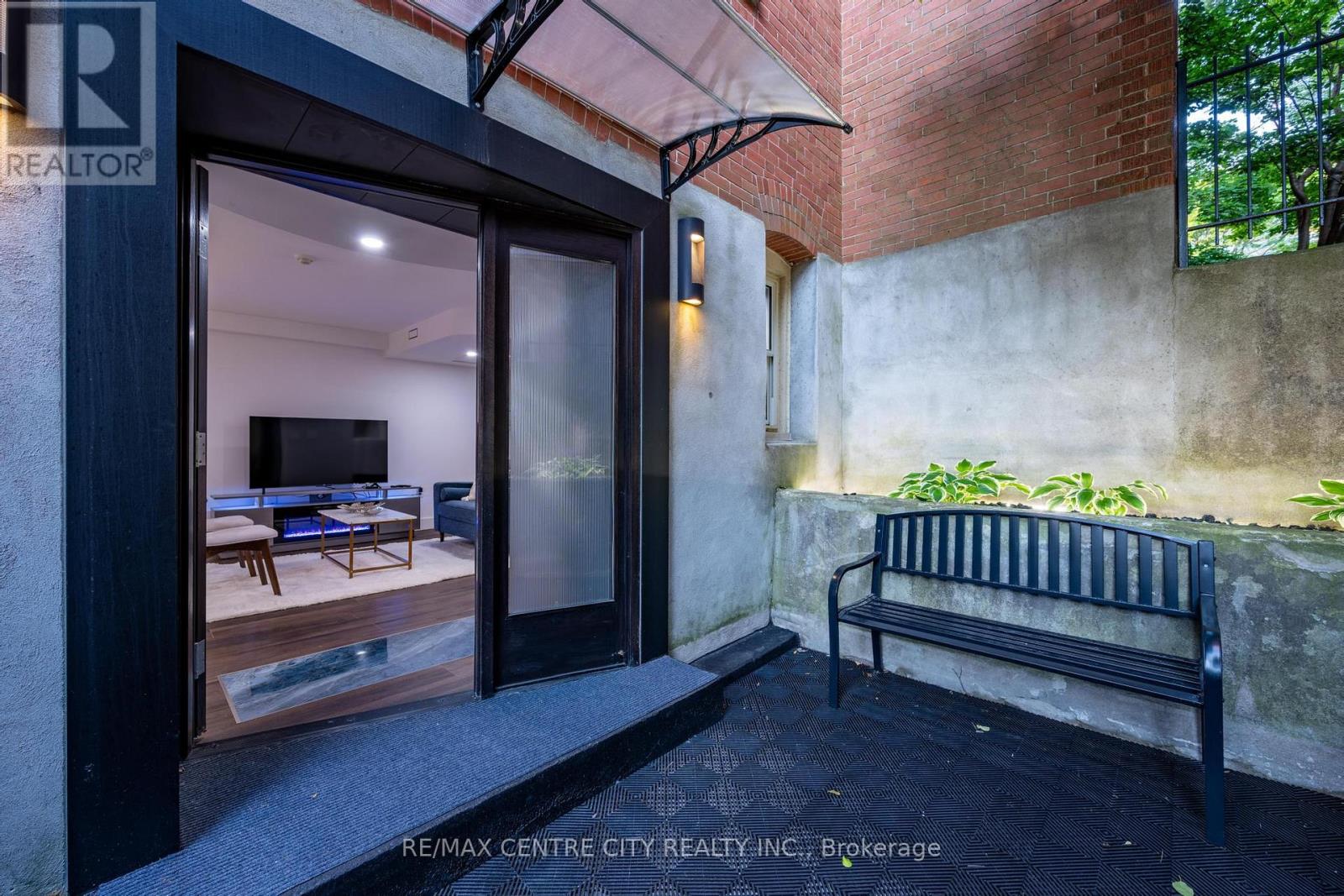 #1 280 QUEENS AVENUE - 22