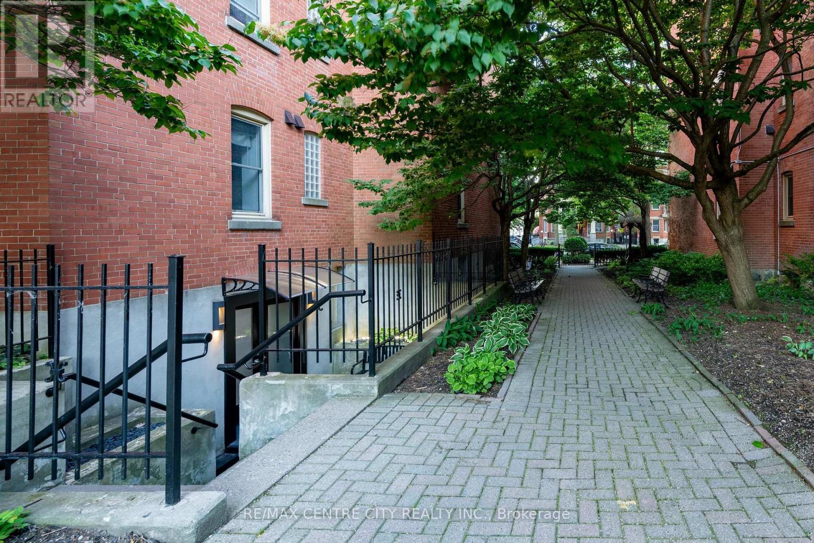 #1 280 QUEENS AVENUE - 25