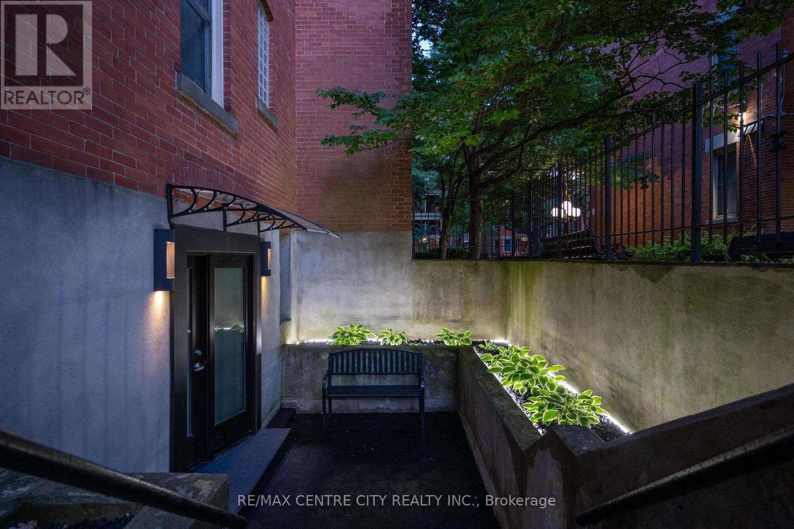 #1 280 QUEENS AVENUE - 29