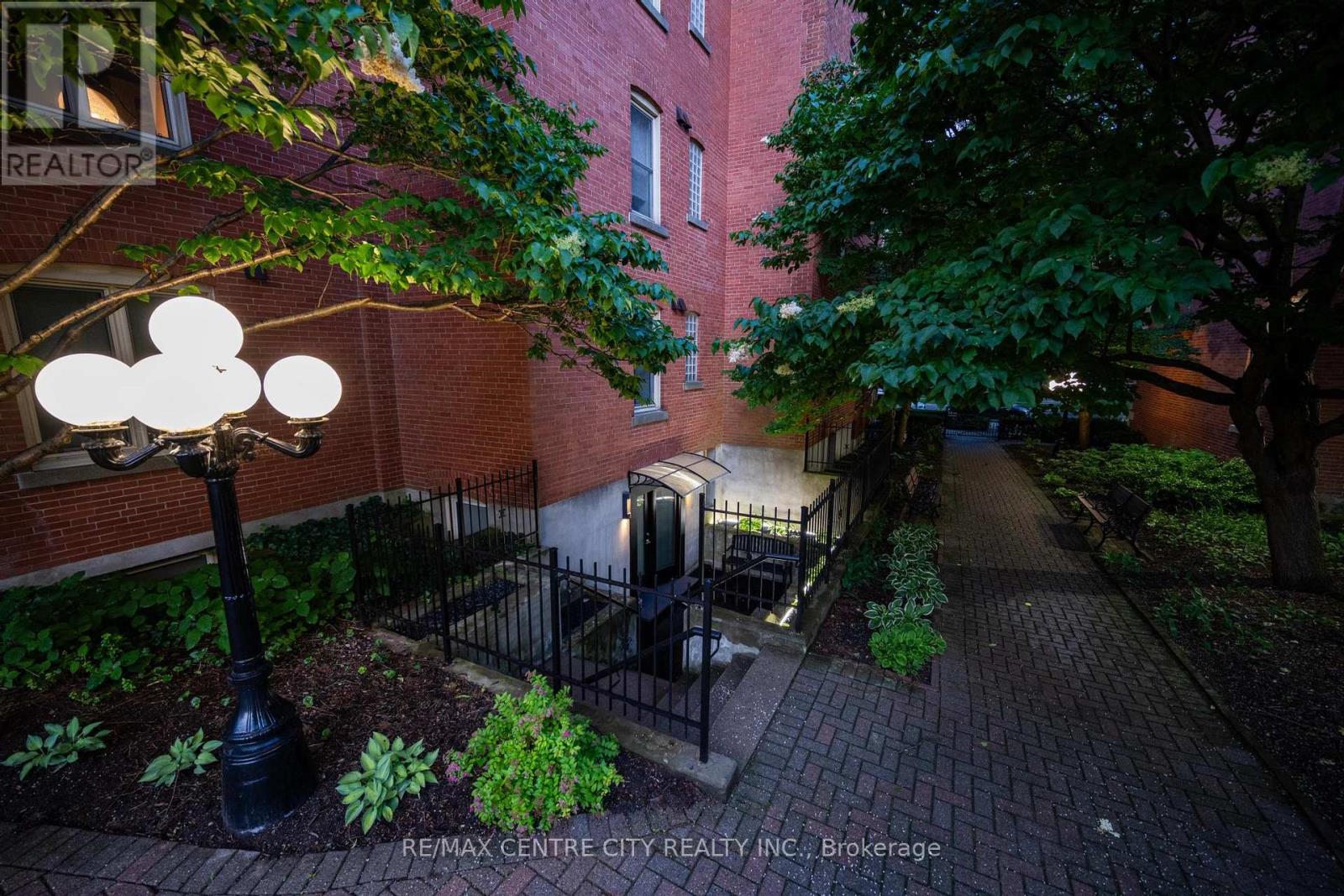 #1 280 QUEENS AVENUE - 30