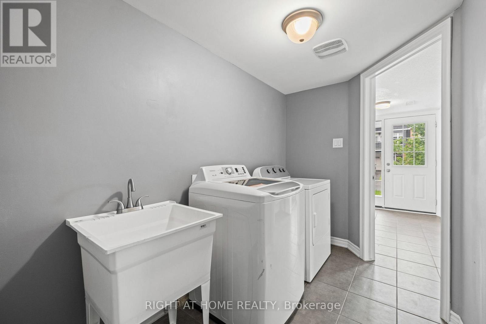 2 Bed, 2 Bath House for Sale in Ottawa – 403 GERARDIA LANE, Ottawa – MLS# X13497366 - Image 6