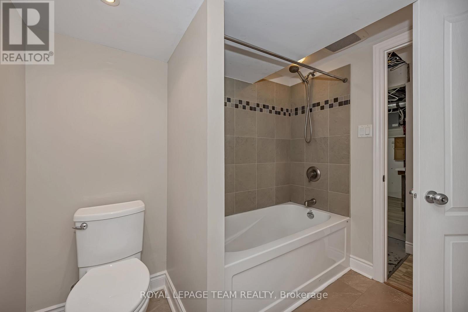 5 Bed, 3 Bath House for Sale in Ottawa – 4 QUEEN MARY STREET, Ottawa – MLS# X13497390 - Image 30