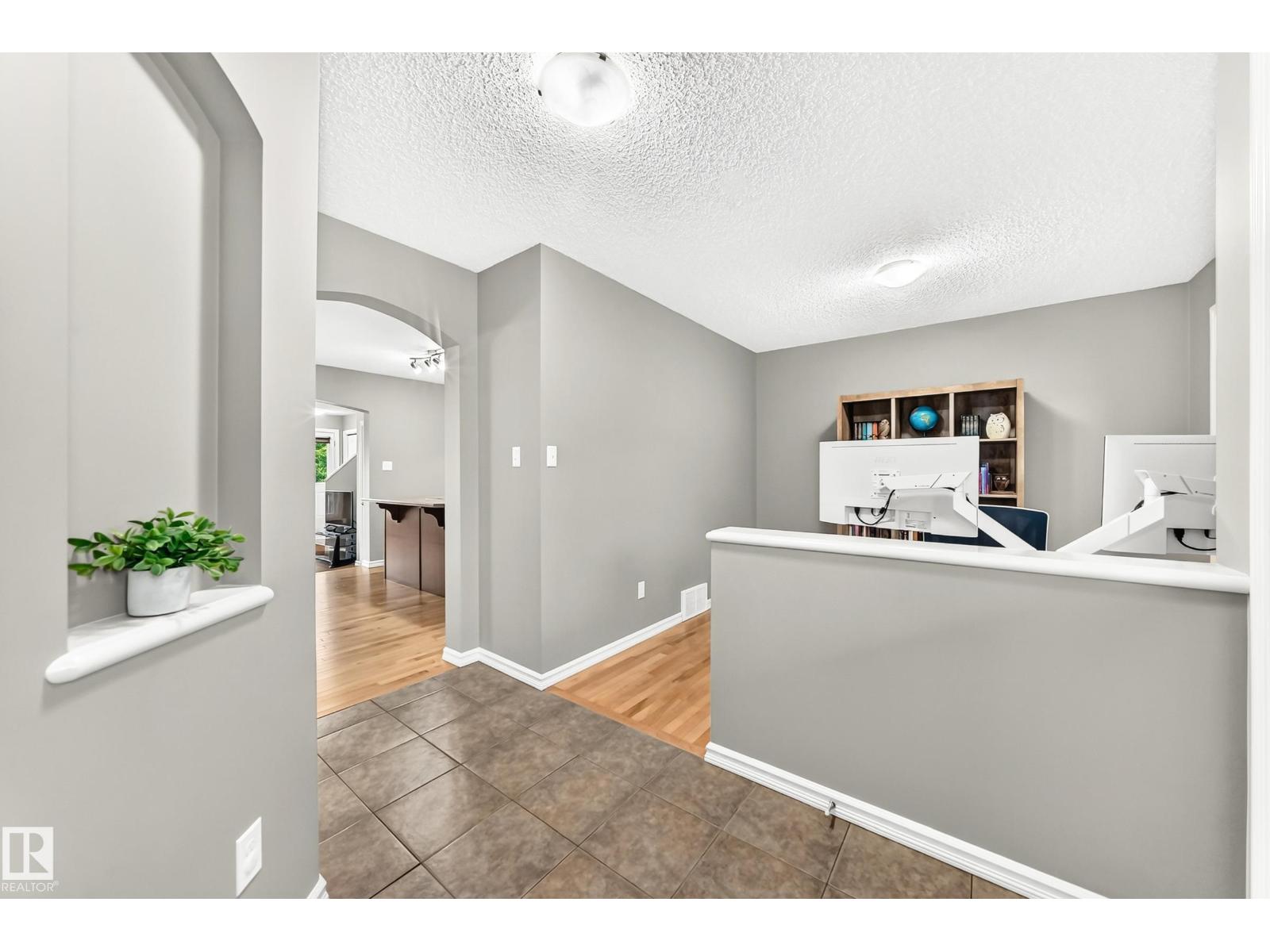 5233 2A AV SW - 11