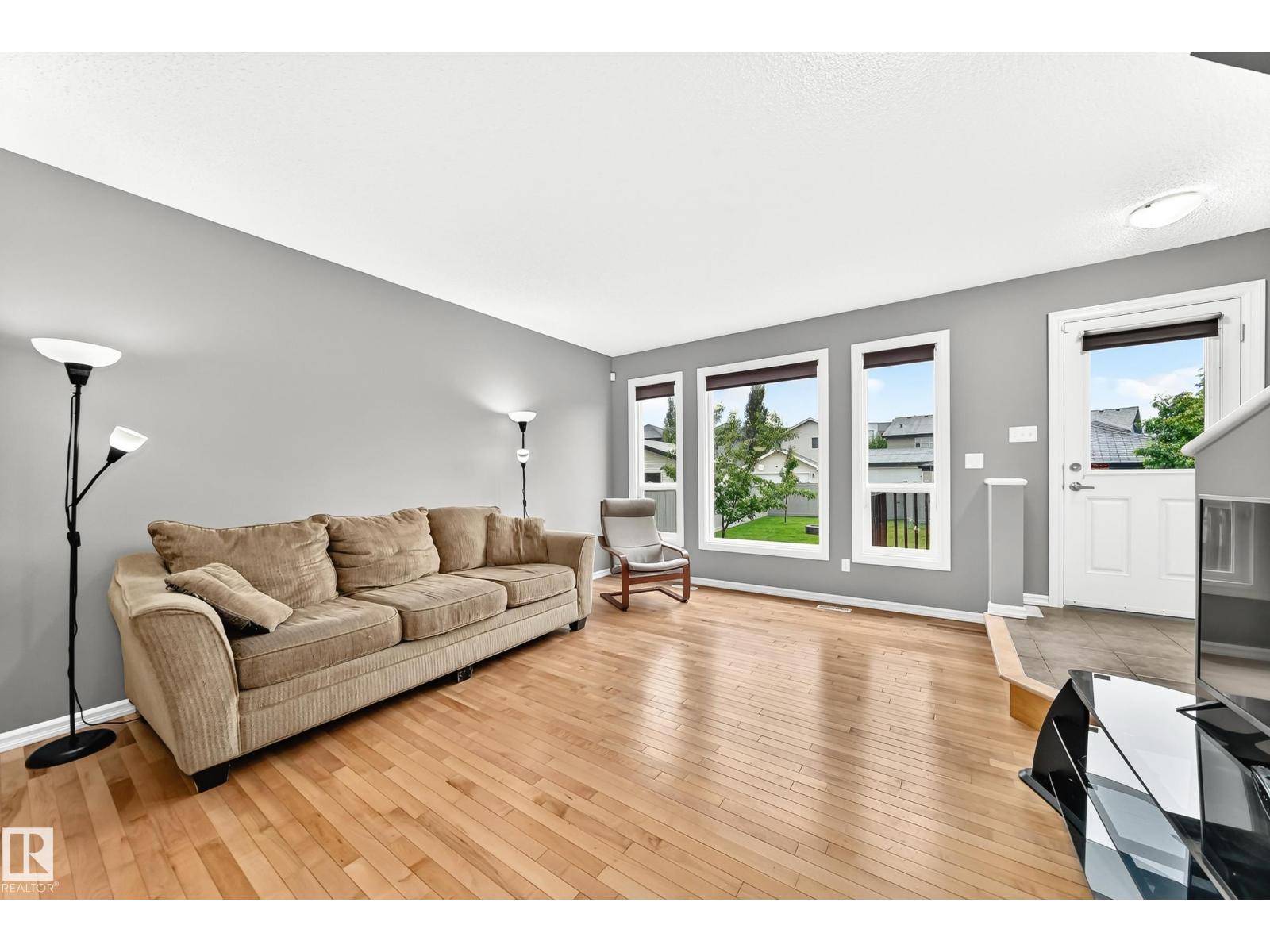 5233 2A AV SW - 20
