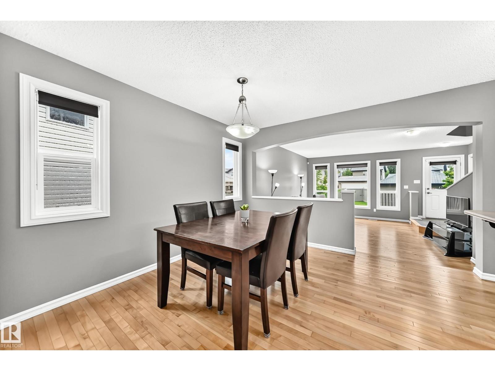 5233 2A AV SW - 15