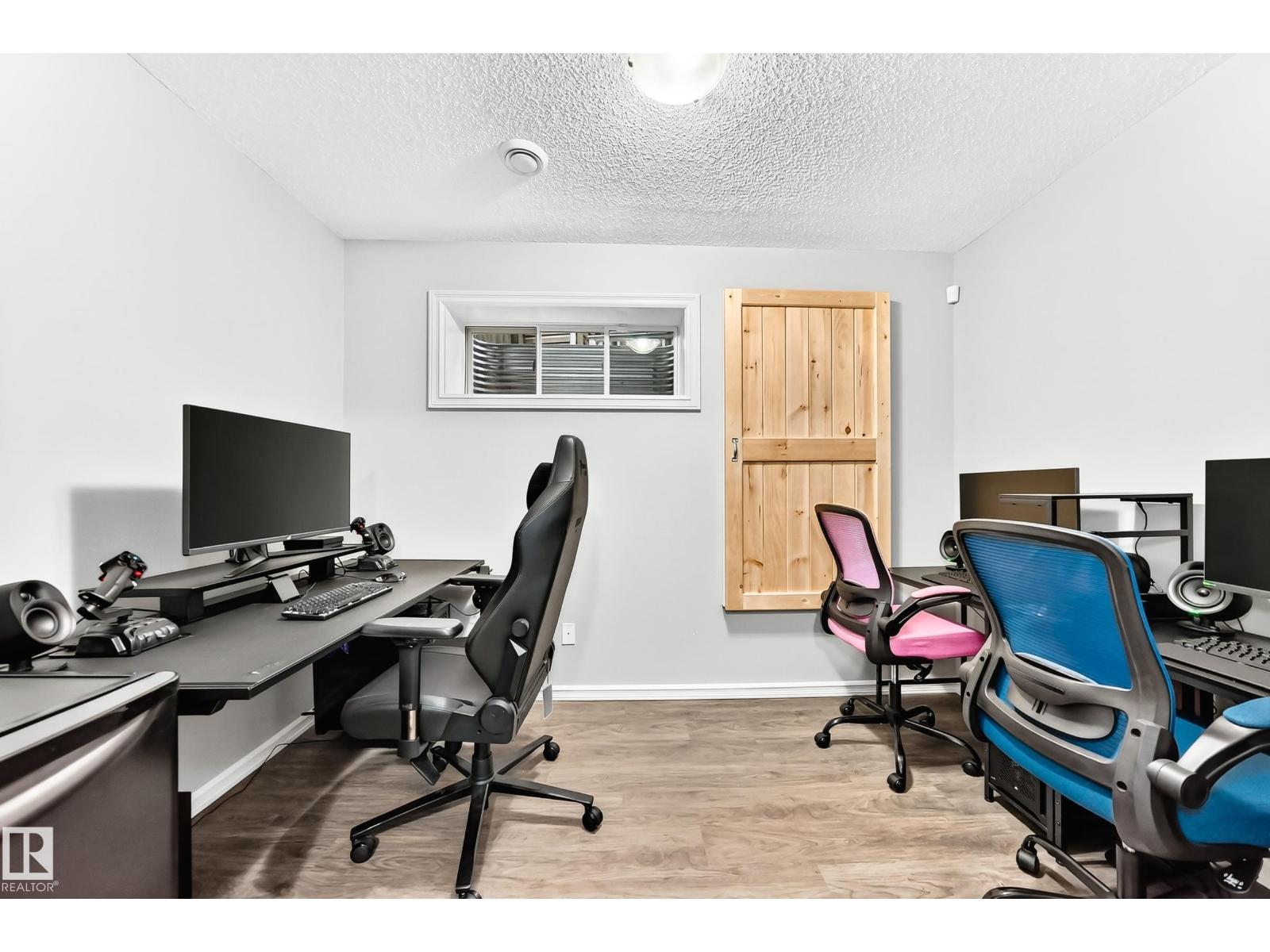 5233 2A AV SW - 49