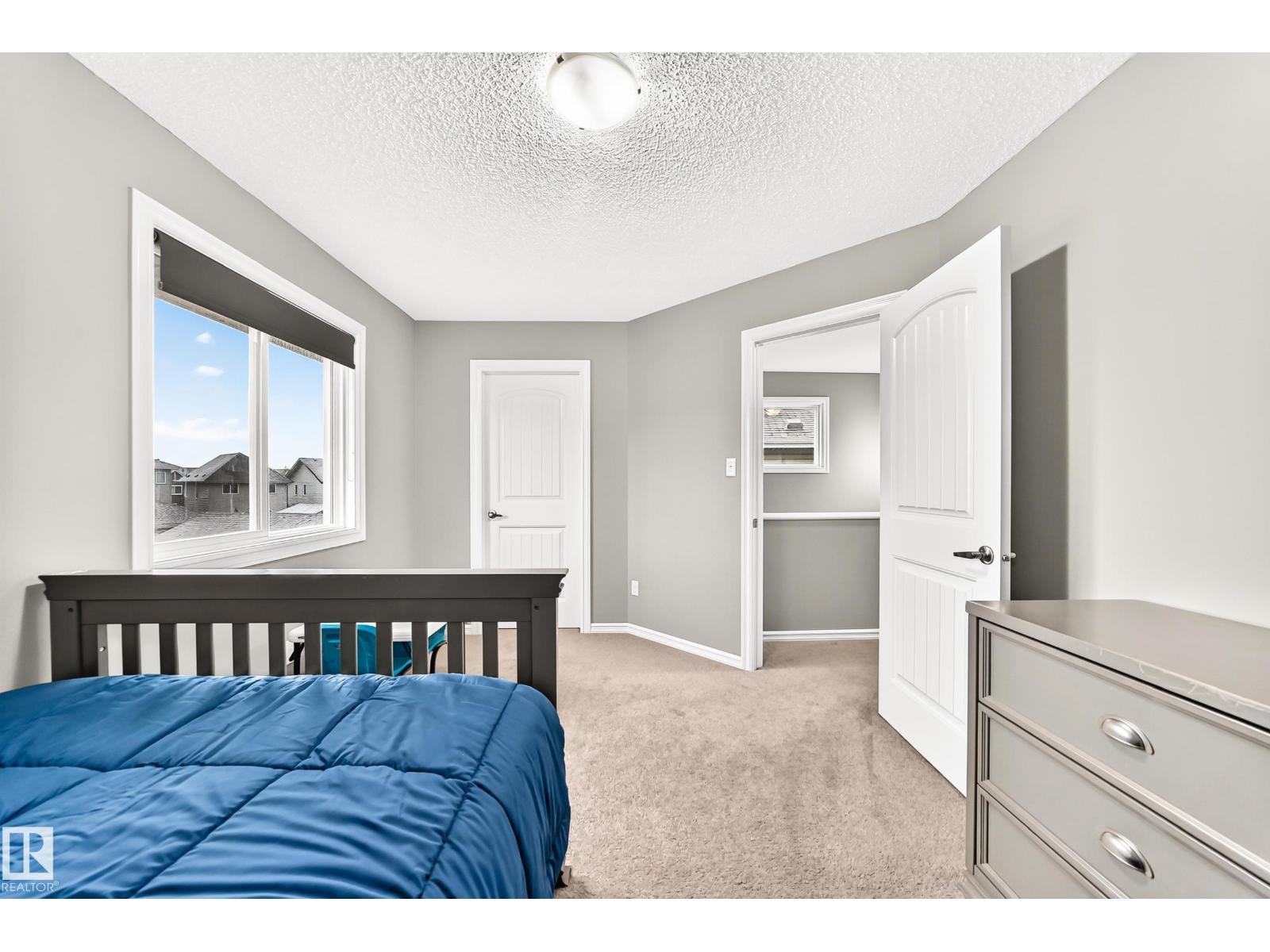 5233 2A AV SW - 32