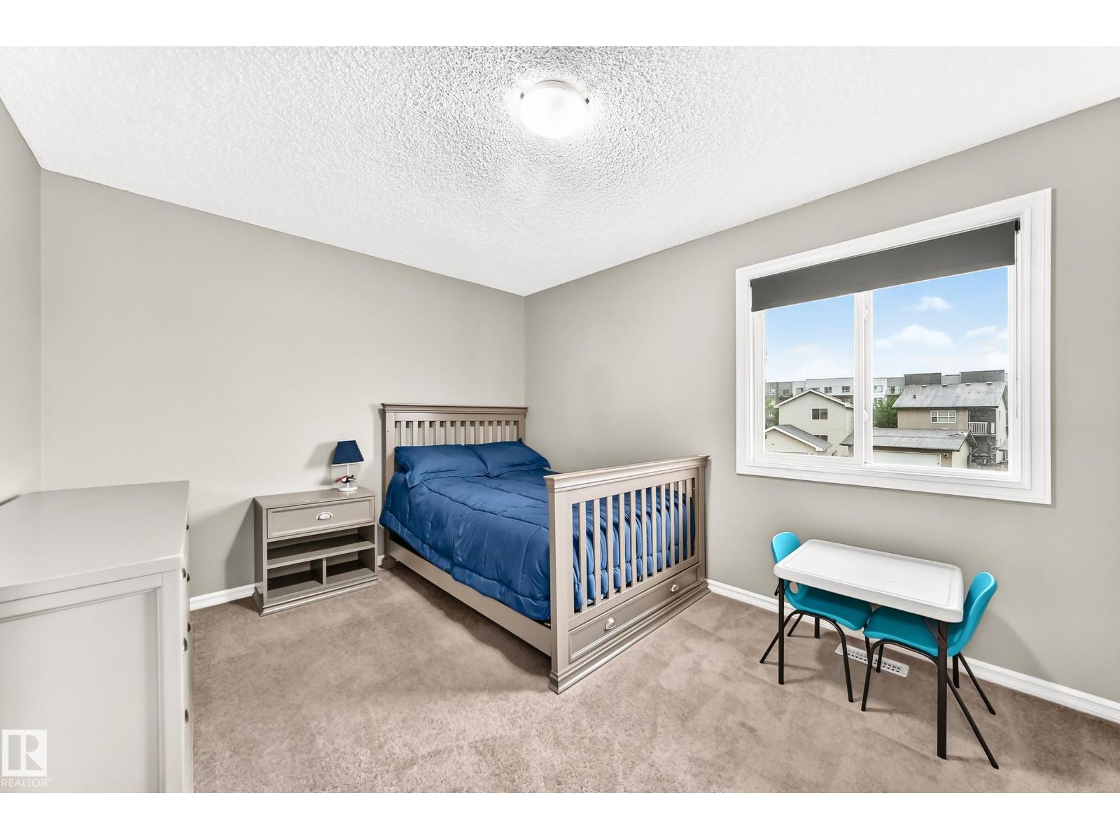 5233 2A AV SW - 33