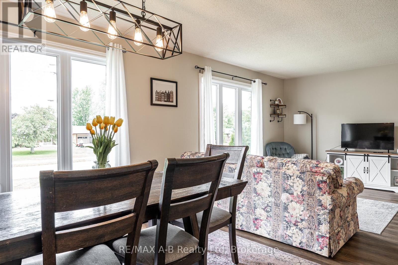 51 COMMISSIONER STREET - 13