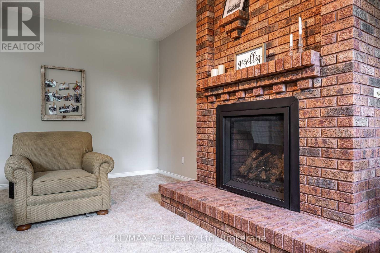 51 COMMISSIONER STREET - 30