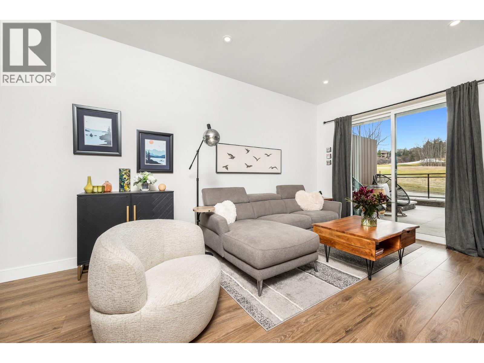 #107 75 Predator Ridge Drive - 18